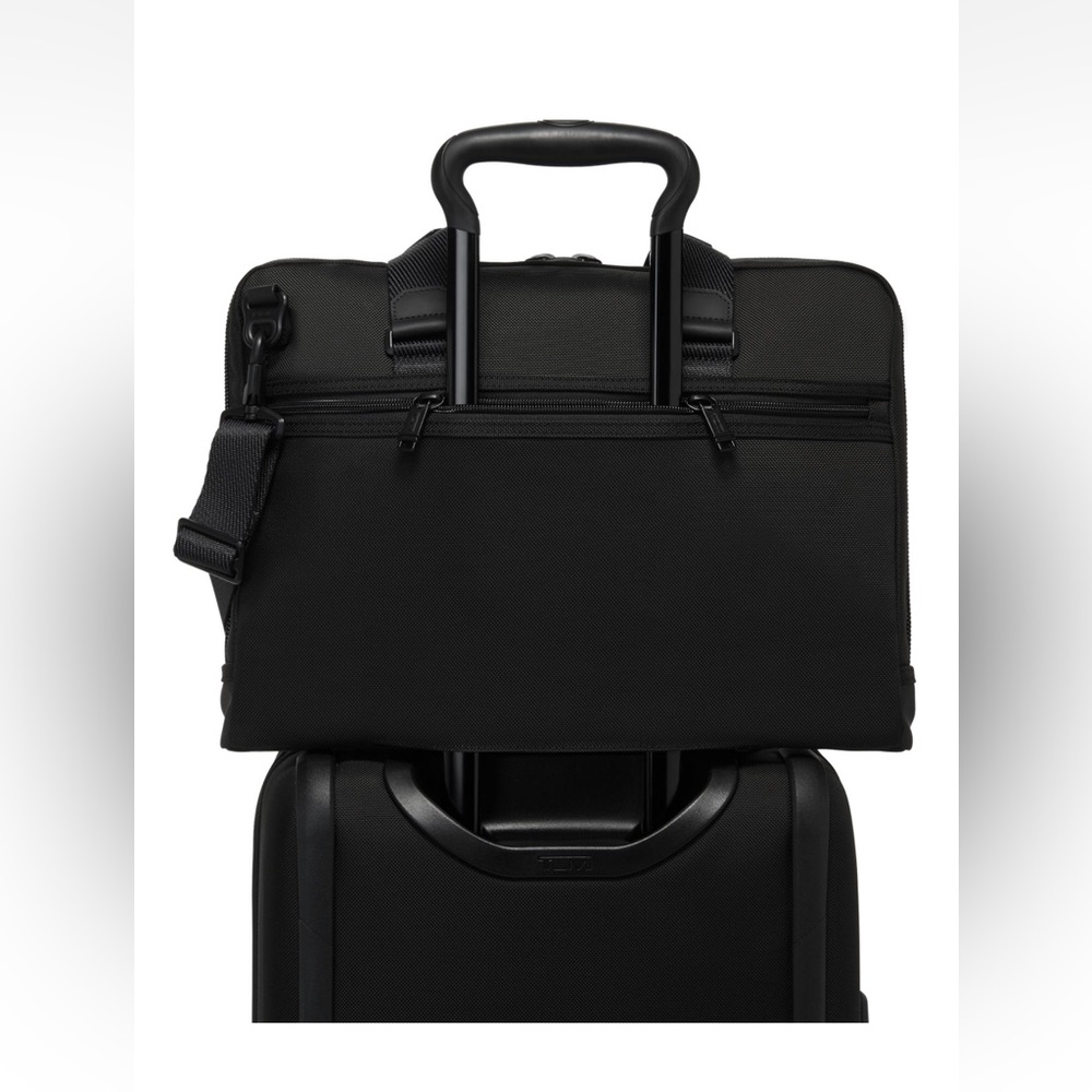 Tumi Academy Brief (NWT) - Picture 2 of 9